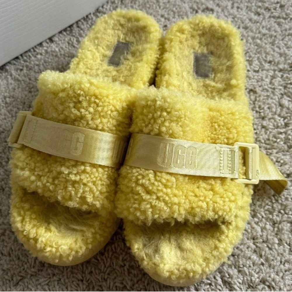 UGG PLATFORM FLUFFITA